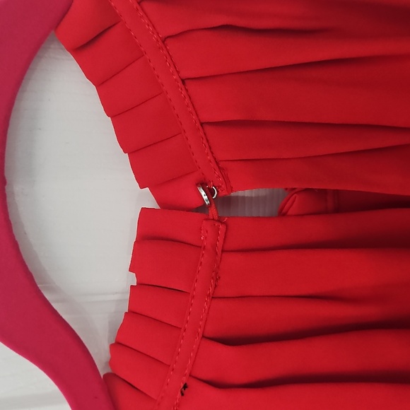 NEW! Versona Vibrant Red Halter Blouse - Picture 5 of 6